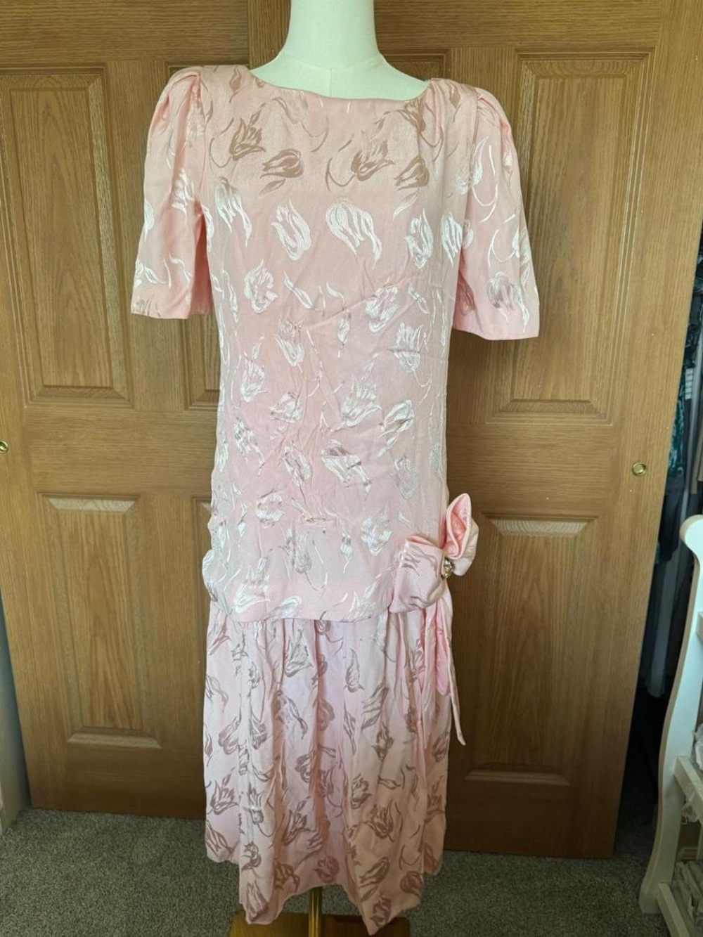 Elegant Pink Floral Drop-Waist Dress with Bow Detail